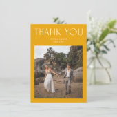 Moderne Gelbe Foto Hochzeit Danke Karte (Stehend Vorderseite)