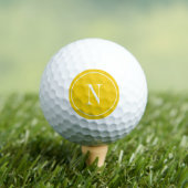 Moderne gelbe und weiße Monogrammanfangsbuchstabe Golfball (Insitu T-Shirt)