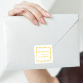 Moderne gelbe Wavy-Rahmen-Hochzeit Quadratischer Aufkleber