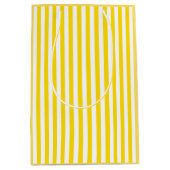 Moderne, gelbe, weiße Streifen Vorlage elegant Mittlere Geschenktüte (Vorderseite)