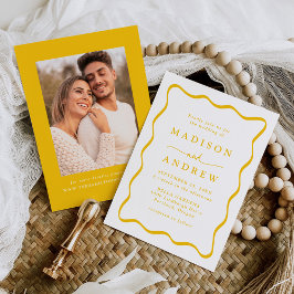 Moderne Gelbwavy-Frame-Foto-Hochzeit Einladung