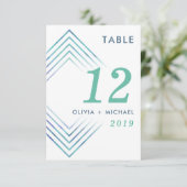 Moderne geometrische blaue Aquarellfarben-Tischnum Einladung (Stehend Vorderseite)