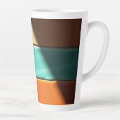 Moderne geometrische Fliesenmuster-Design Milchtasse (Rechts)
