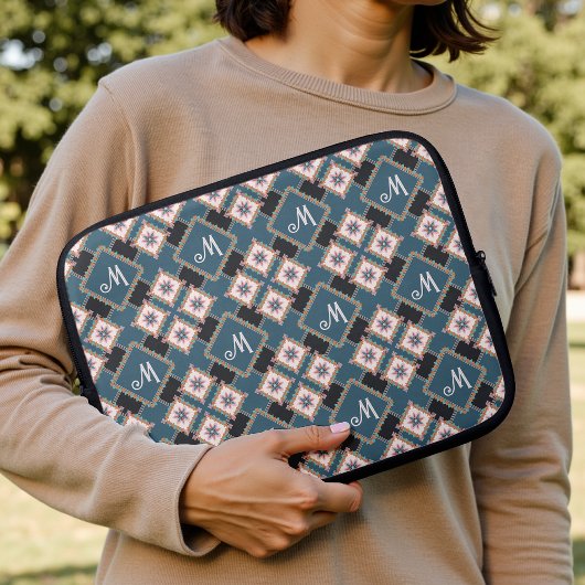 Moderne geometrische florale Monogramm-Blumenmuste Laptopschutzhülle