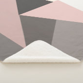 Moderne geometrische Formen aus rosa und grauem Mi Sherpadecke (3/4)