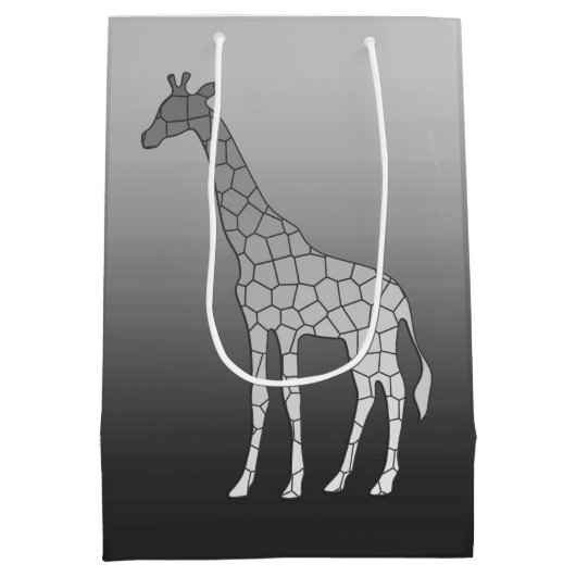 Moderne geometrische Giraffe, Silbergrau/Grau Mittlere Geschenktüte (Rückseite)