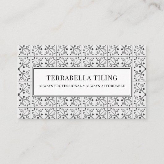 Moderne geometrische Schwarz-weiße Fliesen Visitenkarte (Vorderseite)