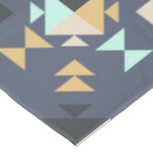 Moderne geometrische Stilelemente Mute Blue Beige Tischdecke (Schrägansicht)
