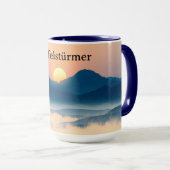 Moderne Gipfelstürmer Alpine Adventure Tasse (VorderseiteRechts)