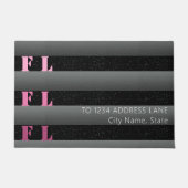 Moderne Girl Pink Black Monogram Adresse Fußmatte (Vorderseite)