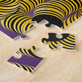 Moderne, glänzende Trippy-Tunnel Gelbe Biene Puzzle (Seite)