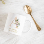 Moderne Gold-Aquarell-Blume Letter A | Monogramm Kaffeetasse<br><div class="desc">Moderne Gold-Aquarell-Blume Letter A | Monogramm</div>