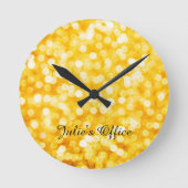 Moderne Gold-Bokeh-Acrylmauer Runde Wanduhr (Vorderseite)