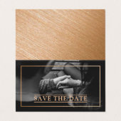 Moderne Gold Foil Foto Save the Date Karte (Außenseite Aufgefaltet)