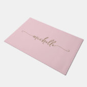 Moderne Gold-Monogramm-Name-Script-Rosa Fußmatte (Schrägansicht)