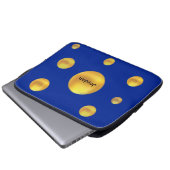 Moderne Gold Polka Dots auf blau Laptopschutzhülle (Vorne Knopf)