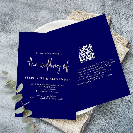 Moderne Gold Script Navy Blue QR Code Hochzeit Einladung