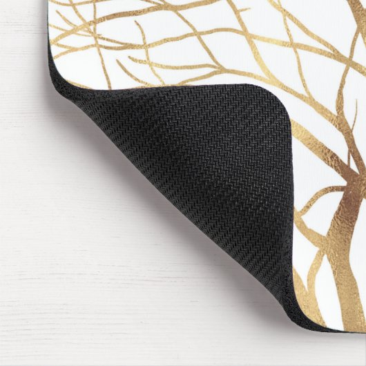 Moderne Gold Tree Silhouette Minimales Weißdesign Mousepad (Ecke)