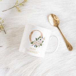 Moderne Gold Watercolor Blume Letter O | Monogramm Kaffeetasse