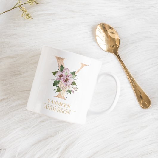 Moderne Gold Watercolor Blume Letter Y | Monogramm Kaffeetasse