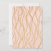 Moderne Gold Waves Handschrift Blush Couples Dusch Einladung (Rückseite)
