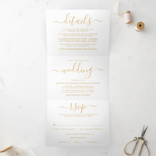 Moderne Gold & White Simple Script Wedding Suite Dreifach Gefaltete Einladung (Innenseite)