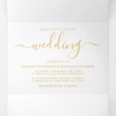 Moderne Gold & White Simple Script Wedding Suite Dreifach Gefaltete Einladung (Innenseite Mitte)