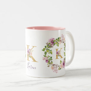 Moderne goldene Monogramm K Aquarell Blumenkranz Zweifarbige Tasse
