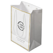 Moderne Goldgrenze-Logo-Werbemarke Mittlere Geschenktüte (Vorderseite Schrägansicht)