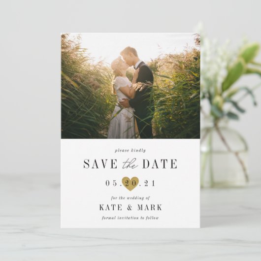 Moderne Goldherz-Foto-Hochzeit Save The Date (Stehend Vorderseite)