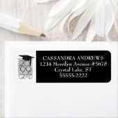 Moderne GRAD Cap & Year Black and White Abschluss (Insitu)