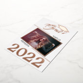 Moderne Graduate 2 Foto Abschluss Rose Gold Folieneinladung (Gedreht)
