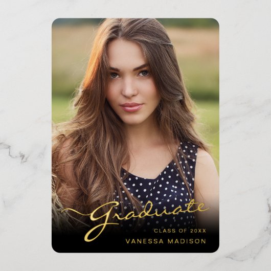 Moderne Graduate Elegante Script | Trendy Foto Car Folieneinladung (Vorderseite)