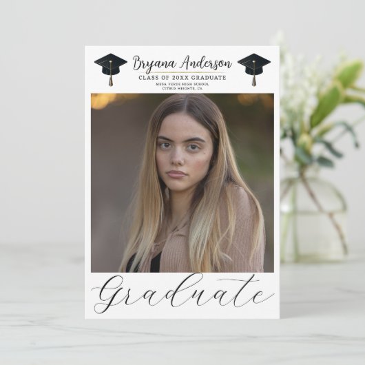 Moderne Graduate Foto Black Gold Graduation Cap Einladung (Stehend Vorderseite)