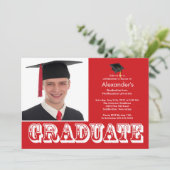 Moderne Graduate Red Foto Graduation Party Einladung (Stehend Vorderseite)