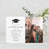Moderne Graduate Script Foto Graduation Party Einladung (Stehend Vorderseite)