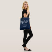 Moderne Graduation Party 2024 Navy Blue Keepake Tasche (Am Model)