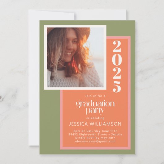 Moderne Graduierungspartei für Korallen und grüne Einladung (Vorderseite)