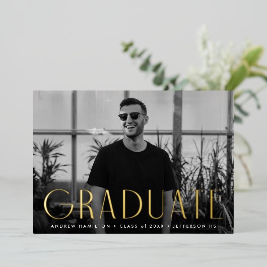 Moderne Graduierungsparty für Gold Foil Foto Folieneinladung (Stehend vorne)