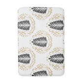 Moderne grau-goldene Damasken auf Weiß Badematte (Vorderseite Vertikal)