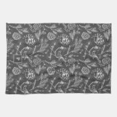 Moderne Grau Kardinal Bird, Pine and Winter Berrie Geschirrtuch (Horizontal)