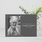 Moderne Grau-Weiß-Beerdigung für das liebende Gedä Dankeskarte (Stehend Vorderseite)