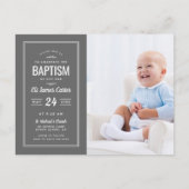 Moderne graue Baby Boy Foto Taufe Postkarte (Vorderseite)