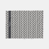 Moderne graue Chevron-Geometrie-Muster-Monogramm Fleecedecke (Vorderseite (Horizontal))