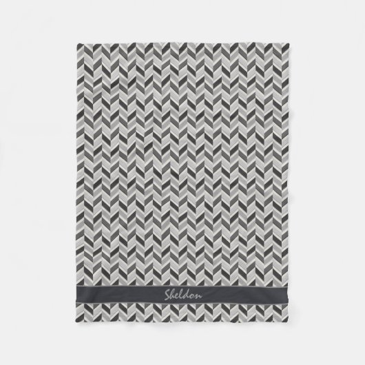 Moderne graue Chevron-Geometrie-Muster-Monogramm Fleecedecke (Vorderseite)