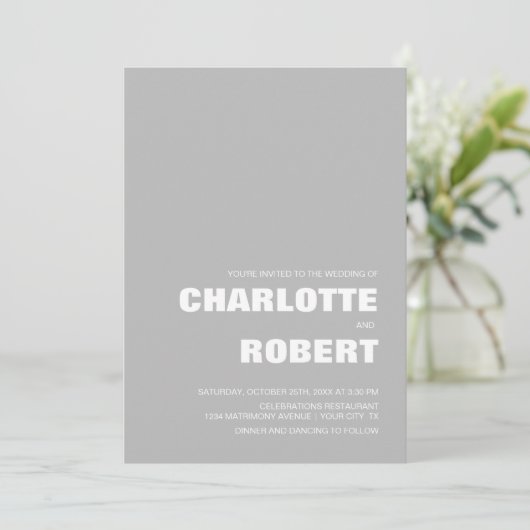 Moderne graue Hochzeit Einladung (Stehend Vorderseite)