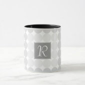 Moderne graue Kreise Monogramm Tasse (Zentrum)