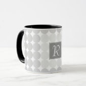 Moderne graue Kreise Monogramm Tasse (Vorderseite Links)