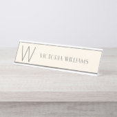 Moderne, graue, minimalistische Monogramm-Bezeichn Schreibtischnamensplakette (Vorderseite )