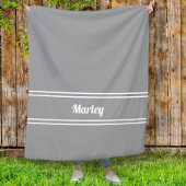 Moderne graue Minimalname Monogramm-Skriptvorlage Fleecedecke